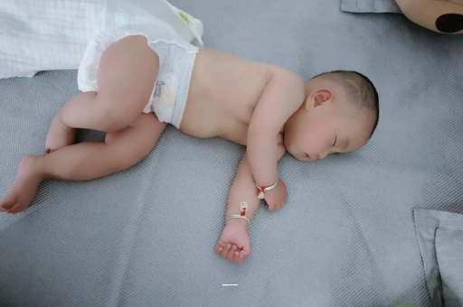 东至孕妇肚子一跳一跳